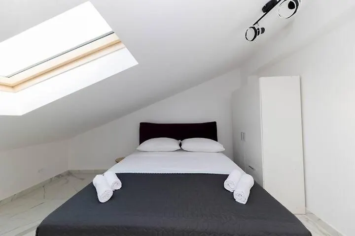 Luxury Penthouse With Jacuzzi And Seaview Apartment Petrcane