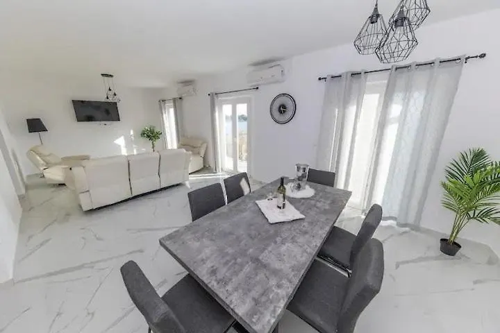 Luxury Penthouse With Jacuzzi And Seaview Apartment Petrcane