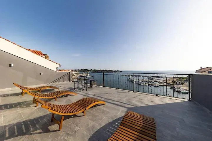 Luxury Penthouse With Jacuzzi And Seaview Apartment Petrcane Croatia
