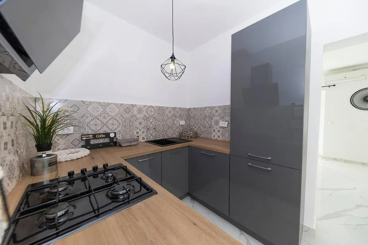 Apartmán Luxury Penthouse With Jacuzzi And Seaview Petrcane