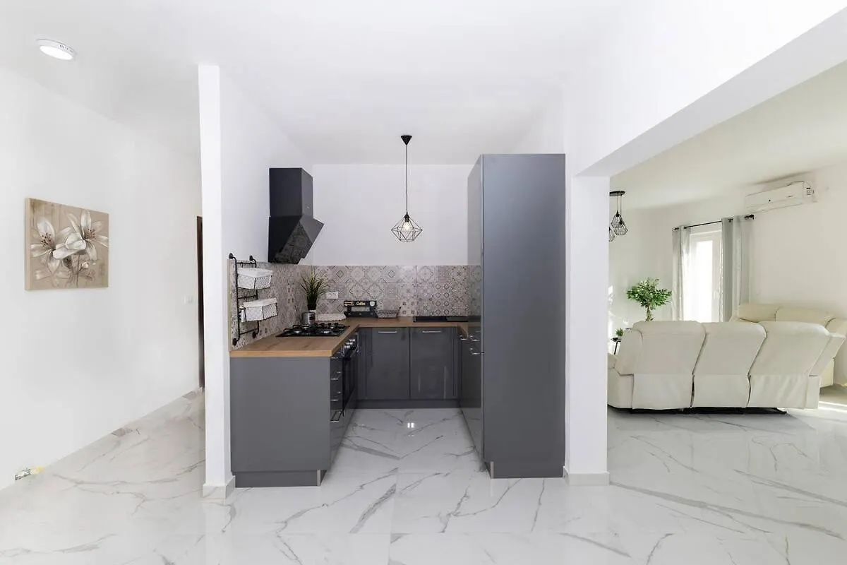 Luxury Penthouse With Jacuzzi And Seaview Apartment Petrcane 0*,