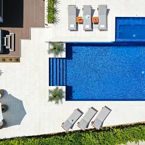Pino With Pool, Sauna & Jacuzzi Petrcane